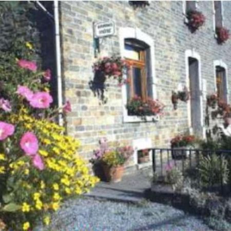 Les Vieilles Pierres Bed and Breakfast Comblain-au-Pont Rum bild