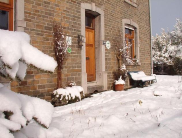 Les Vieilles Pierres Bed and Breakfast Comblain-au-Pont Exteriör bild