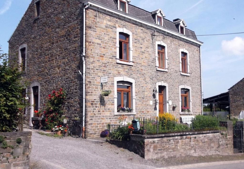 Les Vieilles Pierres Bed and Breakfast Comblain-au-Pont Rum bild