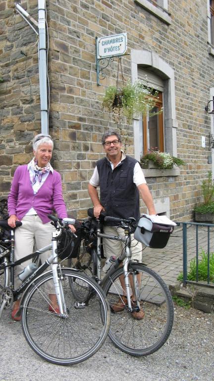 Les Vieilles Pierres Bed and Breakfast Comblain-au-Pont Rum bild